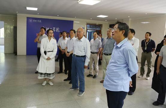 说明: http://www.ayit.edu.cn/_mediafile/zzcs/2019/06/11/1q0qnfsrnz.jpg